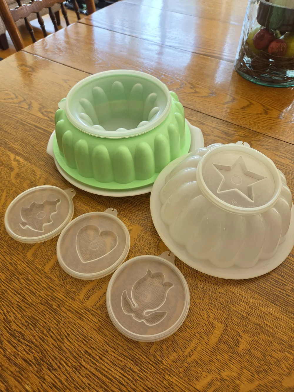 Vtg Tupperware Green and White Jello Mold Set with Decorative Imprint Lids